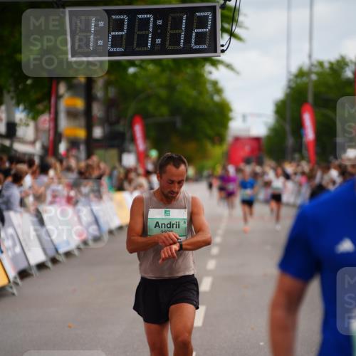 20.09.2026 - PSD Bank Halbmarathon LAZAROV Photography http://msf.ph/oto/10499792 20.09.2026 11:27:12 Ziel 1574, 3870, 4553 meine-sportfotos.de