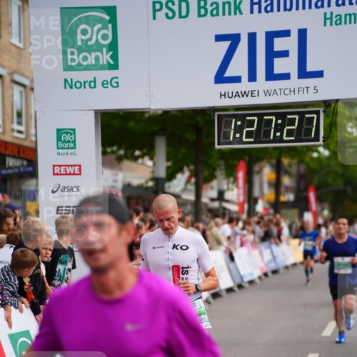 20.09.2026 - PSD Bank Halbmarathon LAZAROV Photography http://msf.ph/oto/10499838 20.09.2026 11:27:27 Ziel 1314, 2096, 2813, 4100, 4496, 4648 meine-sportfotos.de