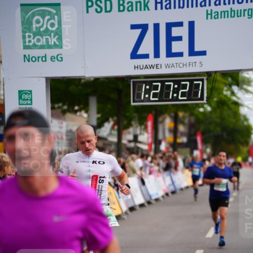20.09.2026 - PSD Bank Halbmarathon LAZAROV Photography http://msf.ph/oto/10499841 20.09.2026 11:27:27 Ziel 1314, 2096, 2813, 4100, 4496, 4648 meine-sportfotos.de