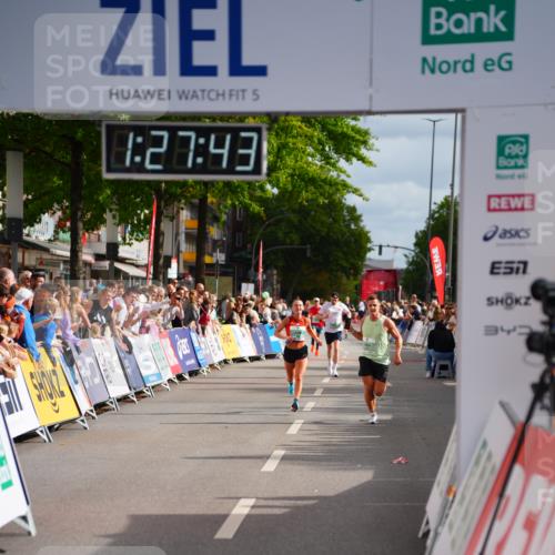 20.09.2026 - PSD Bank Halbmarathon LAZAROV Photography http://msf.ph/oto/10499904 20.09.2026 11:27:43 Ziel 2880, 3189, 3348 meine-sportfotos.de