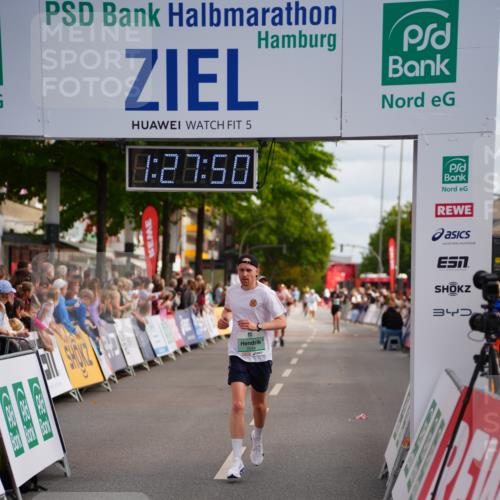 20.09.2026 - PSD Bank Halbmarathon LAZAROV Photography http://msf.ph/oto/10499930 20.09.2026 11:27:50 Ziel 2544, 3189, 3348, 3431 meine-sportfotos.de