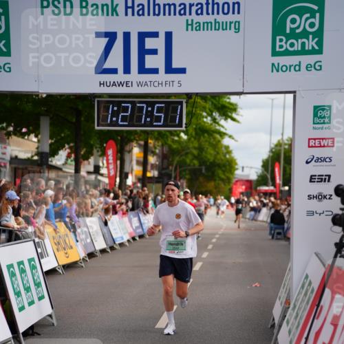 20.09.2026 - PSD Bank Halbmarathon LAZAROV Photography http://msf.ph/oto/10499933 20.09.2026 11:27:50 Ziel 2544, 3189, 3348, 3431 meine-sportfotos.de
