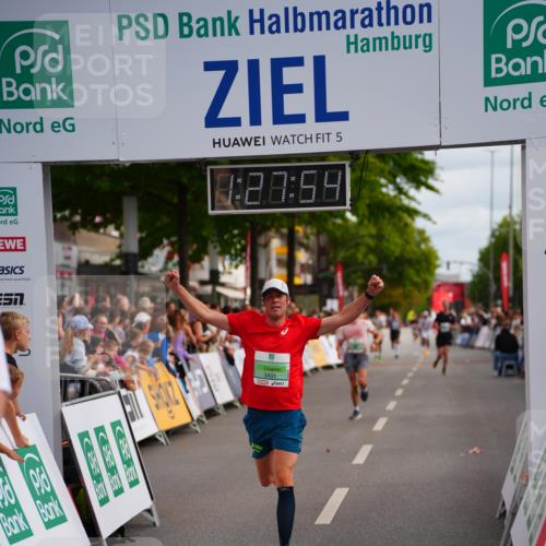 20.09.2026 - PSD Bank Halbmarathon LAZAROV Photography http://msf.ph/oto/10499944 20.09.2026 11:27:54 Ziel 2544, 3189, 3348, 3431, 4462 meine-sportfotos.de