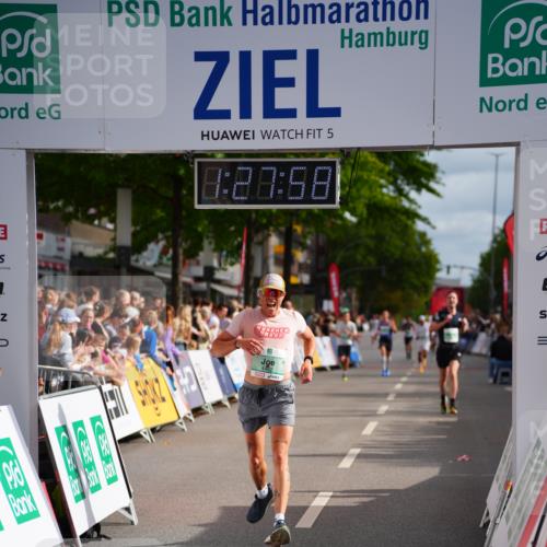 20.09.2026 - PSD Bank Halbmarathon LAZAROV Photography http://msf.ph/oto/10499970 20.09.2026 11:27:57 Ziel 2544, 3431, 4462 meine-sportfotos.de