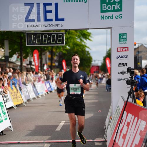 20.09.2026 - PSD Bank Halbmarathon LAZAROV Photography http://msf.ph/oto/10499981 20.09.2026 11:28:02 Ziel 1399, 1606, 3068, 3431, 4462, 4795 meine-sportfotos.de