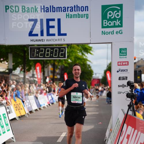 20.09.2026 - PSD Bank Halbmarathon LAZAROV Photography http://msf.ph/oto/10499984 20.09.2026 11:28:02 Ziel 1399, 1606, 3068, 3431, 4462, 4795 meine-sportfotos.de