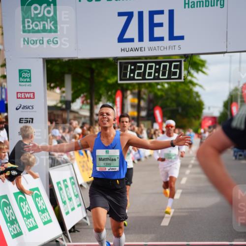 20.09.2026 - PSD Bank Halbmarathon LAZAROV Photography http://msf.ph/oto/10499998 20.09.2026 11:28:05 Ziel 1399, 1606, 3068, 4462, 4795 meine-sportfotos.de