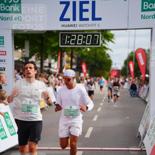 20.09.2026 - PSD Bank Halbmarathon LAZAROV Photography http://msf.ph/oto/10500011 20.09.2026 11:28:07 Ziel 1399, 1606, 1679, 3068, 3207, 4795 meine-sportfotos.de