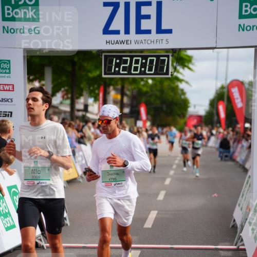 20.09.2026 - PSD Bank Halbmarathon LAZAROV Photography http://msf.ph/oto/10500015 20.09.2026 11:28:07 Ziel 1399, 1606, 1679, 3068, 3207, 4795 meine-sportfotos.de