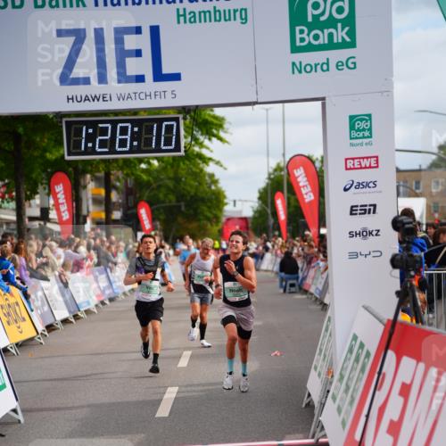 20.09.2026 - PSD Bank Halbmarathon LAZAROV Photography http://msf.ph/oto/10500023 20.09.2026 11:28:10 Ziel 1399, 1606, 1679, 2484, 3068, 3207, 4795 meine-sportfotos.de