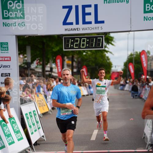 20.09.2026 - PSD Bank Halbmarathon LAZAROV Photography http://msf.ph/oto/10500071 20.09.2026 11:28:16 Ziel 1096, 1679, 2484, 3207, 3362 meine-sportfotos.de