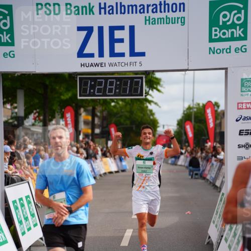 20.09.2026 - PSD Bank Halbmarathon LAZAROV Photography http://msf.ph/oto/10500074 20.09.2026 11:28:17 Ziel 1096, 1679, 2484, 3207, 3362 meine-sportfotos.de