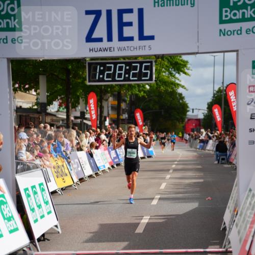 20.09.2026 - PSD Bank Halbmarathon LAZAROV Photography http://msf.ph/oto/10500093 20.09.2026 11:28:25 Ziel 3077, 3362 meine-sportfotos.de