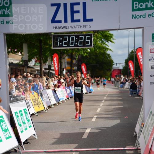 20.09.2026 - PSD Bank Halbmarathon LAZAROV Photography http://msf.ph/oto/10500096 20.09.2026 11:28:25 Ziel 3077, 3362 meine-sportfotos.de