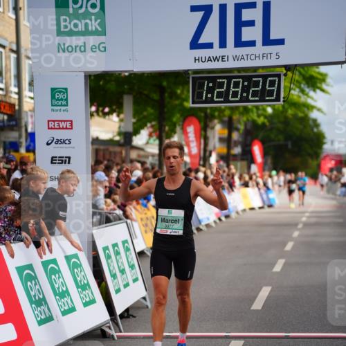 20.09.2026 - PSD Bank Halbmarathon LAZAROV Photography http://msf.ph/oto/10500125 20.09.2026 11:28:29 Ziel 3077 meine-sportfotos.de