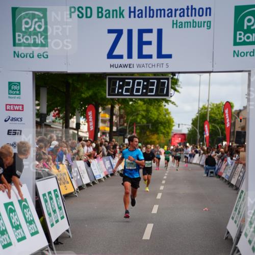 20.09.2026 - PSD Bank Halbmarathon LAZAROV Photography http://msf.ph/oto/10500128 20.09.2026 11:28:37 Ziel 2645, 2820 meine-sportfotos.de