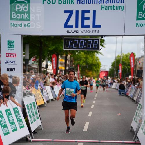 20.09.2026 - PSD Bank Halbmarathon LAZAROV Photography http://msf.ph/oto/10500135 20.09.2026 11:28:38 Ziel 2645, 2820 meine-sportfotos.de