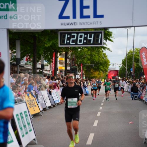 20.09.2026 - PSD Bank Halbmarathon LAZAROV Photography http://msf.ph/oto/10500141 20.09.2026 11:28:40 Ziel 2645, 2820 meine-sportfotos.de