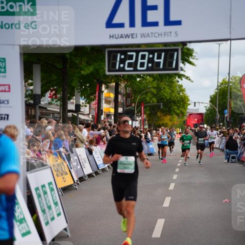 20.09.2026 - PSD Bank Halbmarathon LAZAROV Photography http://msf.ph/oto/10500143 20.09.2026 11:28:41 Ziel 2645, 2820 meine-sportfotos.de