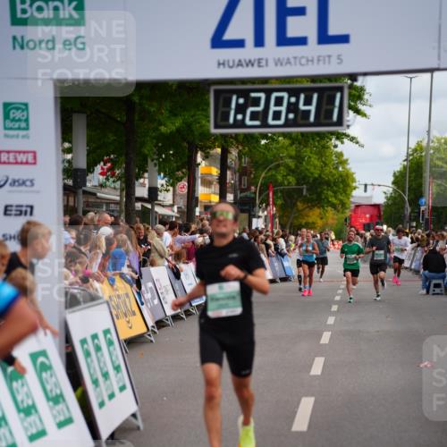 20.09.2026 - PSD Bank Halbmarathon LAZAROV Photography http://msf.ph/oto/10500149 20.09.2026 11:28:41 Ziel 2645, 2820 meine-sportfotos.de