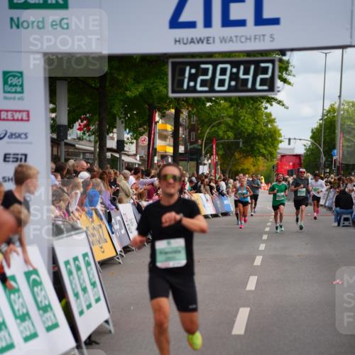 20.09.2026 - PSD Bank Halbmarathon LAZAROV Photography http://msf.ph/oto/10500152 20.09.2026 11:28:41 Ziel 2645, 2820 meine-sportfotos.de