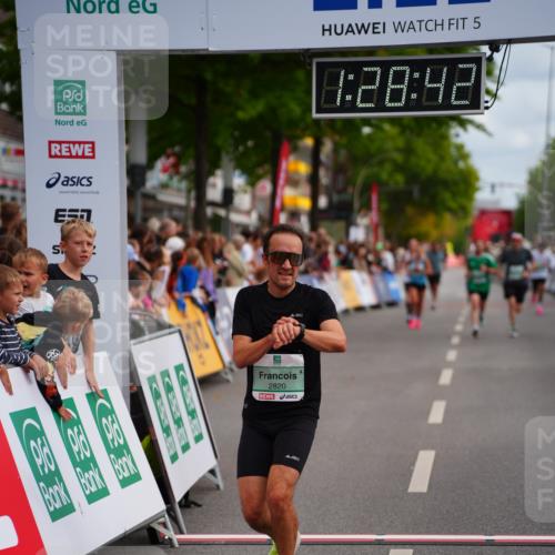 20.09.2026 - PSD Bank Halbmarathon LAZAROV Photography http://msf.ph/oto/10500155 20.09.2026 11:28:42 Ziel 2645, 2820 meine-sportfotos.de