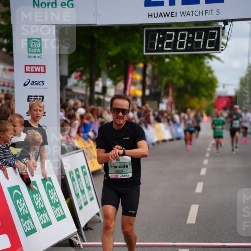 20.09.2026 - PSD Bank Halbmarathon LAZAROV Photography http://msf.ph/oto/10500158 20.09.2026 11:28:42 Ziel 2645, 2820 meine-sportfotos.de