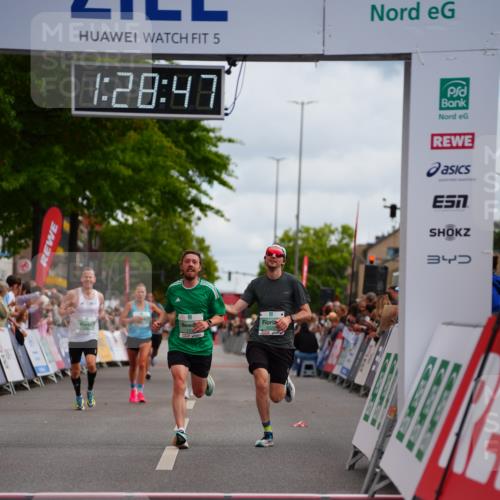 20.09.2026 - PSD Bank Halbmarathon LAZAROV Photography http://msf.ph/oto/10500169 20.09.2026 11:28:46 Ziel 1333, 1506, 2490, 2645, 2820, 4325 meine-sportfotos.de