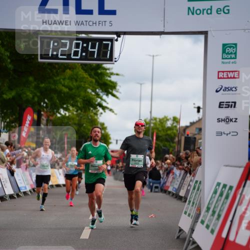 20.09.2026 - PSD Bank Halbmarathon LAZAROV Photography http://msf.ph/oto/10500172 20.09.2026 11:28:46 Ziel 1333, 1506, 2490, 2645, 2820, 4325 meine-sportfotos.de