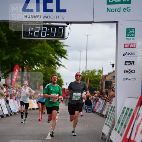 20.09.2026 - PSD Bank Halbmarathon LAZAROV Photography http://msf.ph/oto/10500174 20.09.2026 11:28:47 Ziel 1333, 1506, 2372, 2490, 2820, 4325 meine-sportfotos.de