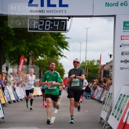 20.09.2026 - PSD Bank Halbmarathon LAZAROV Photography http://msf.ph/oto/10500177 20.09.2026 11:28:47 Ziel 1333, 1506, 2372, 2490, 2820, 4325 meine-sportfotos.de