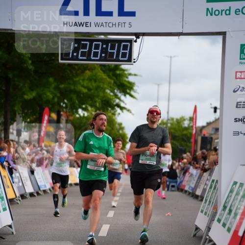 20.09.2026 - PSD Bank Halbmarathon LAZAROV Photography http://msf.ph/oto/10500183 20.09.2026 11:28:47 Ziel 1333, 1506, 2372, 2490, 2820, 4325 meine-sportfotos.de