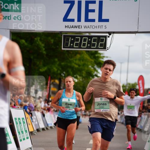 20.09.2026 - PSD Bank Halbmarathon LAZAROV Photography http://msf.ph/oto/10500204 20.09.2026 11:28:51 Ziel 1333, 1506, 2372, 2490, 3665, 4325 meine-sportfotos.de