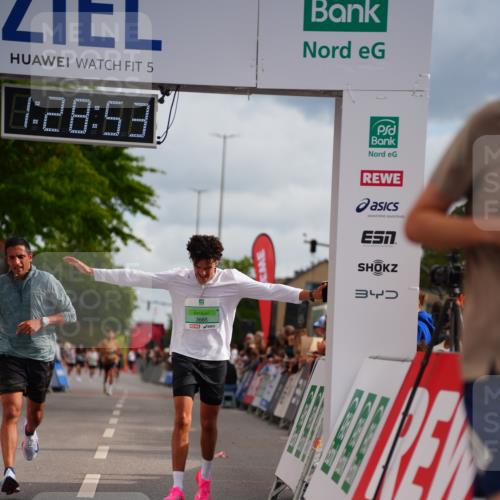 20.09.2026 - PSD Bank Halbmarathon LAZAROV Photography http://msf.ph/oto/10500215 20.09.2026 11:28:53 Ziel 1333, 1506, 2372, 2490, 3665, 4325 meine-sportfotos.de