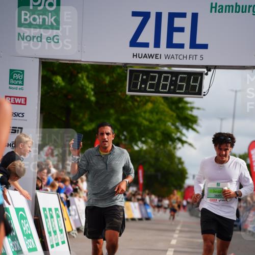 20.09.2026 - PSD Bank Halbmarathon LAZAROV Photography http://msf.ph/oto/10500227 20.09.2026 11:28:54 Ziel 1333, 1506, 2372, 2490, 3665, 4325 meine-sportfotos.de