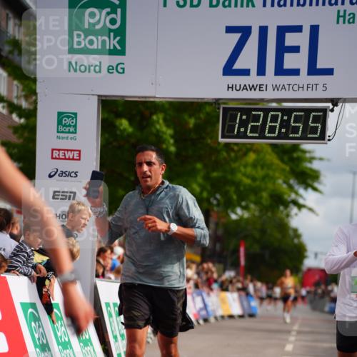 20.09.2026 - PSD Bank Halbmarathon LAZAROV Photography http://msf.ph/oto/10500236 20.09.2026 11:28:54 Ziel 1333, 1506, 2372, 2490, 3665, 4325 meine-sportfotos.de