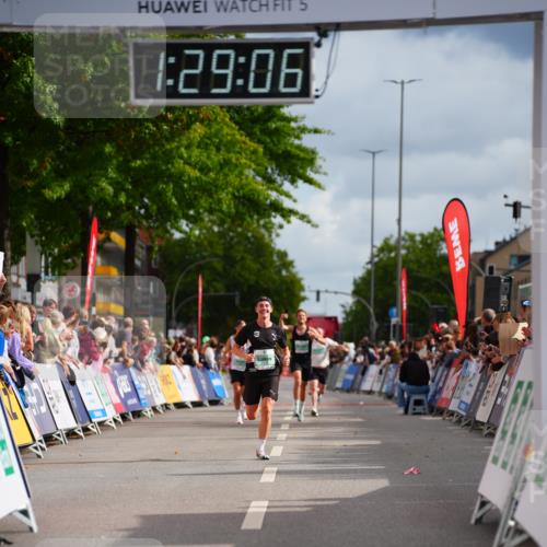 20.09.2026 - PSD Bank Halbmarathon LAZAROV Photography http://msf.ph/oto/10500266 20.09.2026 11:29:06 Ziel 1057, 2446 meine-sportfotos.de