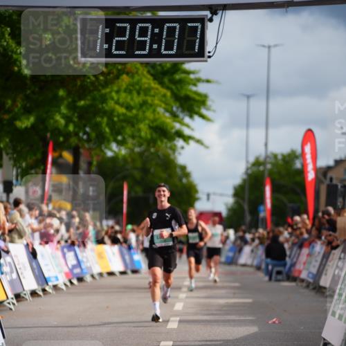 20.09.2026 - PSD Bank Halbmarathon LAZAROV Photography http://msf.ph/oto/10500269 20.09.2026 11:29:07 Ziel 1057, 2446 meine-sportfotos.de