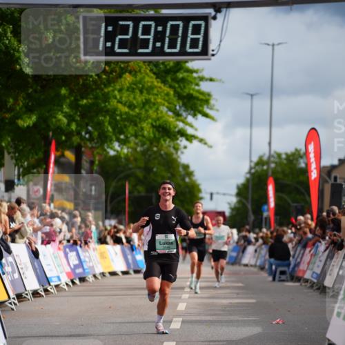 20.09.2026 - PSD Bank Halbmarathon LAZAROV Photography http://msf.ph/oto/10500274 20.09.2026 11:29:07 Ziel 1057, 2446 meine-sportfotos.de