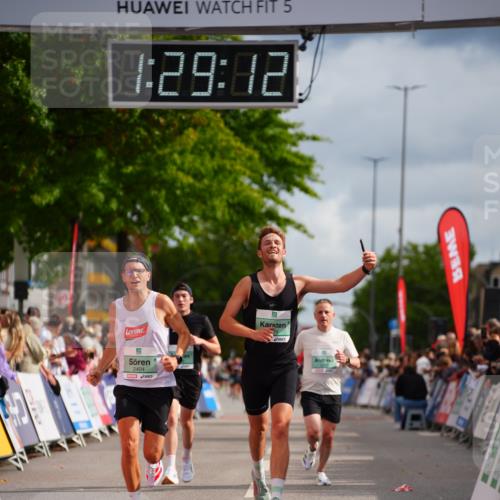 20.09.2026 - PSD Bank Halbmarathon LAZAROV Photography http://msf.ph/oto/10500312 20.09.2026 11:29:12 Ziel 1572, 2404, 2446, 2459, 2975 meine-sportfotos.de