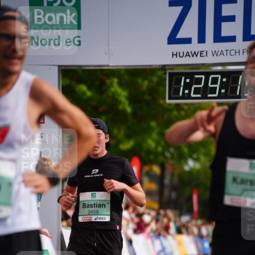 20.09.2026 - PSD Bank Halbmarathon LAZAROV Photography http://msf.ph/oto/10500342 20.09.2026 11:29:15 Ziel 1572, 2404, 2446, 2459, 2975 meine-sportfotos.de