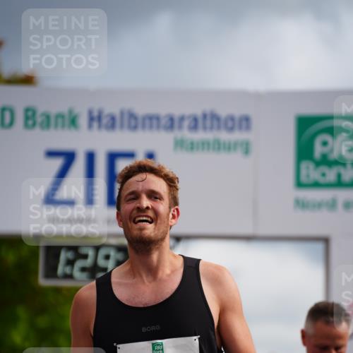 20.09.2026 - PSD Bank Halbmarathon LAZAROV Photography http://msf.ph/oto/10500345 20.09.2026 11:29:16 Ziel 1572, 2404, 2446, 2459, 2975, 4348 meine-sportfotos.de