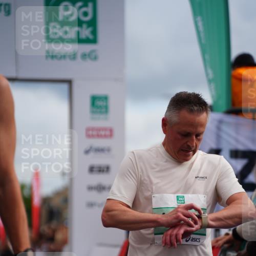 20.09.2026 - PSD Bank Halbmarathon LAZAROV Photography http://msf.ph/oto/10500350 20.09.2026 11:29:16 Ziel 1572, 2404, 2446, 2459, 2975, 4348 meine-sportfotos.de