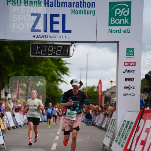 20.09.2026 - PSD Bank Halbmarathon LAZAROV Photography http://msf.ph/oto/10500360 20.09.2026 11:29:21 Ziel 1548, 1572, 2404, 2459, 2975, 4348 meine-sportfotos.de