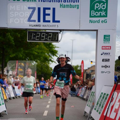 20.09.2026 - PSD Bank Halbmarathon LAZAROV Photography http://msf.ph/oto/10500363 20.09.2026 11:29:21 Ziel 1548, 1572, 2404, 2459, 2975, 4348 meine-sportfotos.de