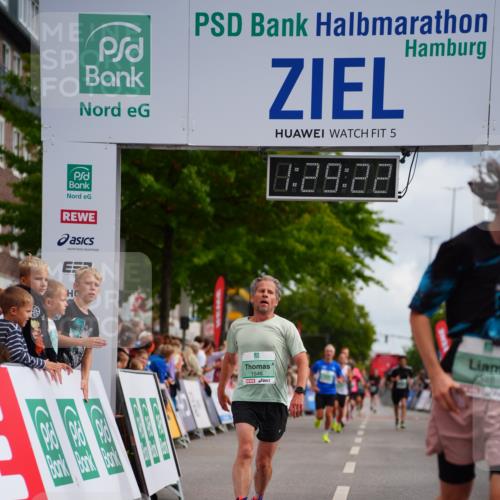20.09.2026 - PSD Bank Halbmarathon LAZAROV Photography http://msf.ph/oto/10500374 20.09.2026 11:29:22 Ziel 1548, 1572, 2459, 4348 meine-sportfotos.de