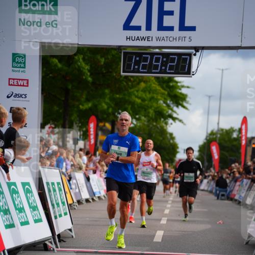 20.09.2026 - PSD Bank Halbmarathon LAZAROV Photography http://msf.ph/oto/10500383 20.09.2026 11:29:27 Ziel 1422, 1548, 2401, 2472, 3519, 4348, 4459 meine-sportfotos.de