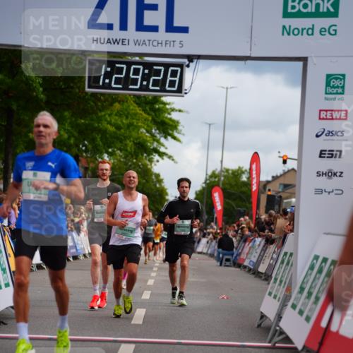 20.09.2026 - PSD Bank Halbmarathon LAZAROV Photography http://msf.ph/oto/10500386 20.09.2026 11:29:28 Ziel 1422, 1548, 2401, 2472, 3519, 4348, 4459 meine-sportfotos.de