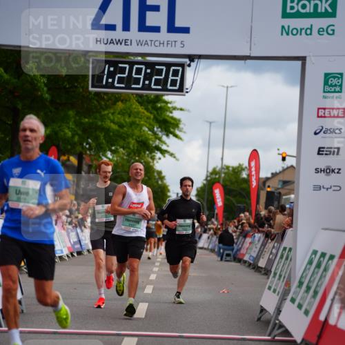 20.09.2026 - PSD Bank Halbmarathon LAZAROV Photography http://msf.ph/oto/10500392 20.09.2026 11:29:28 Ziel 1422, 1548, 2401, 2472, 3519, 4348, 4459 meine-sportfotos.de