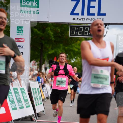 20.09.2026 - PSD Bank Halbmarathon LAZAROV Photography http://msf.ph/oto/10500420 20.09.2026 11:29:31 Ziel 1422, 2401, 2472, 3519, 3699, 3729, 4459 meine-sportfotos.de